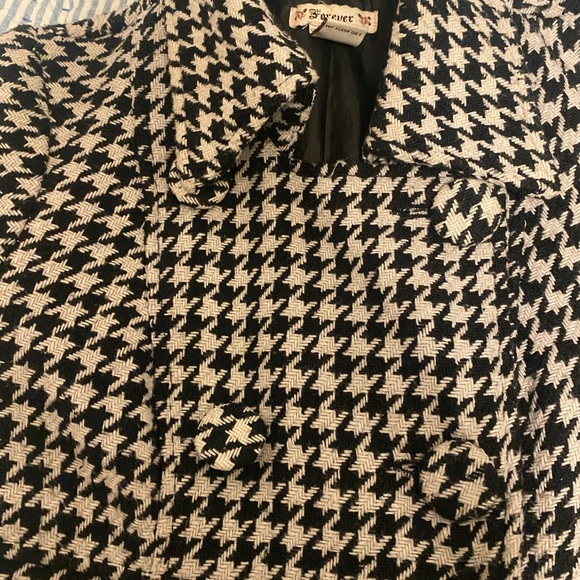 Women’s Houndstooth Coat - Picture 2 of 7